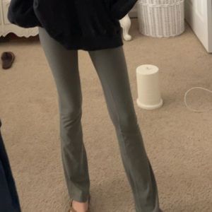 green lulu flare leggings